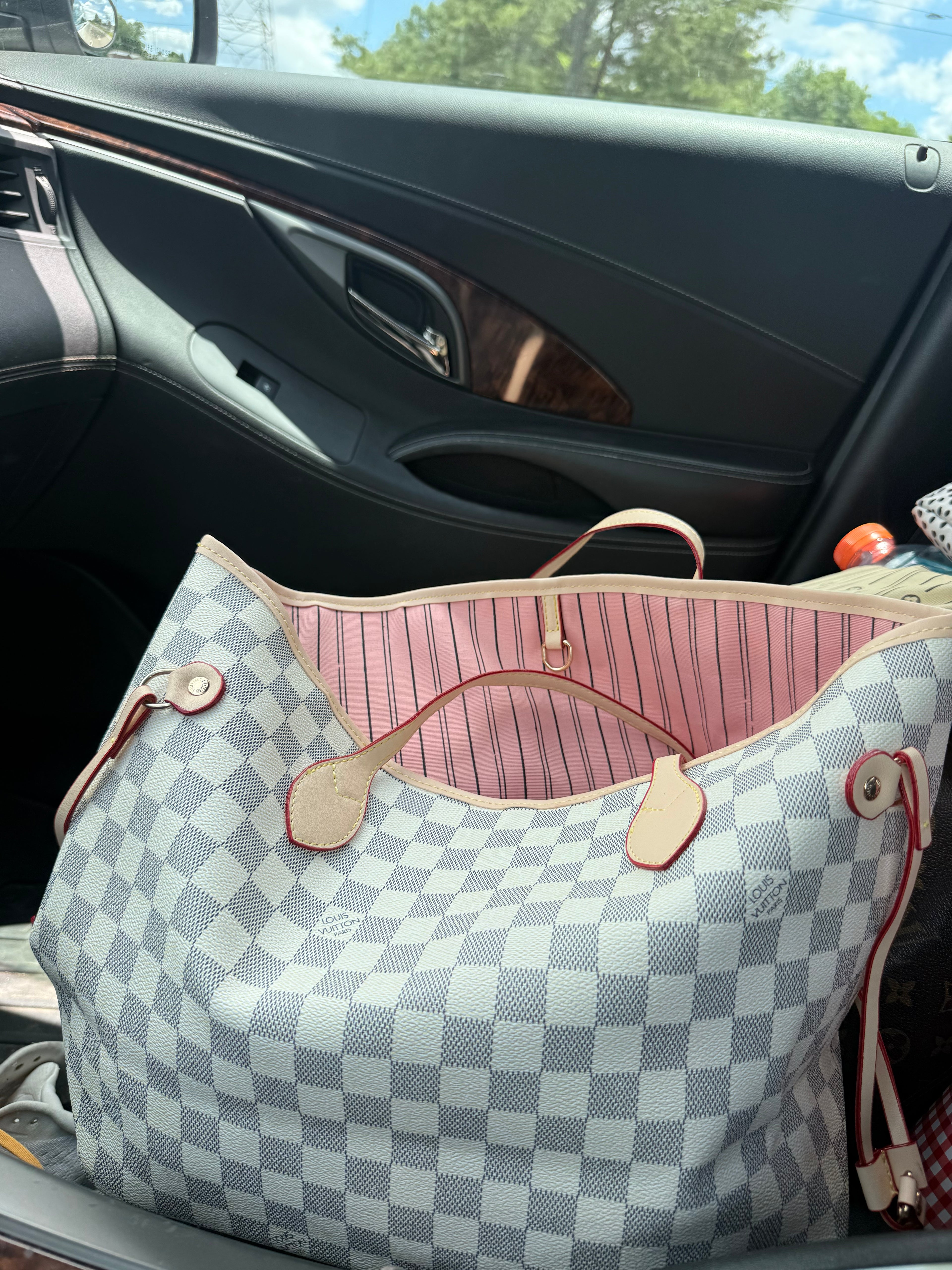 Pink Neverfull